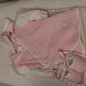 Baby gear 4 pc bathrobe set with slippers and washcloths